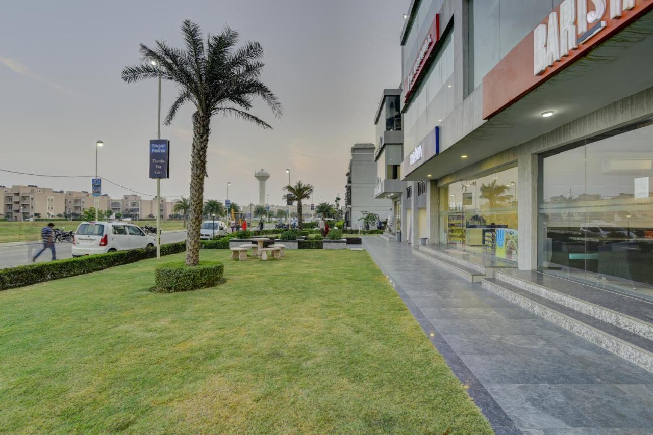 Country Inn Hotels & Resorts Vrindavan Exterior photo