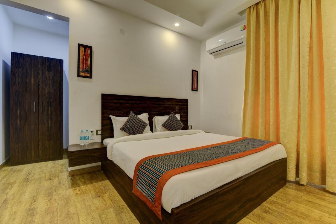 Country Inn Hotels & Resorts Vrindavan Exterior photo