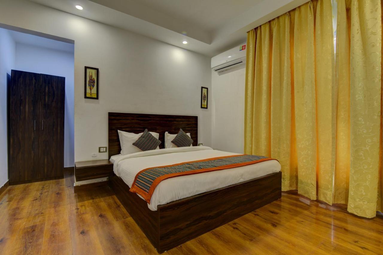 Country Inn Hotels & Resorts Vrindavan Exterior photo