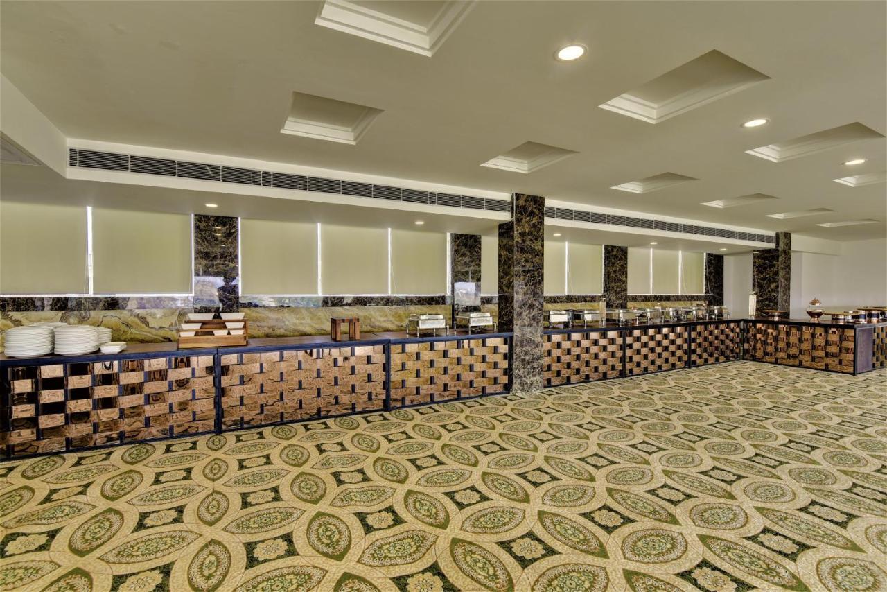 Country Inn Hotels & Resorts Vrindavan Exterior photo